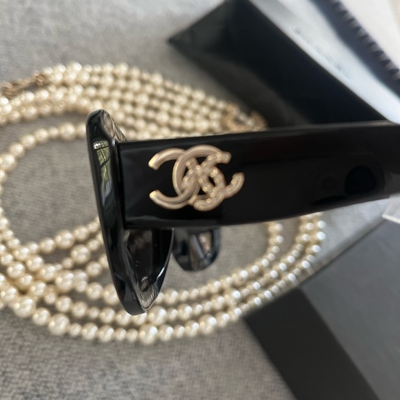 NWT CHANEL Strass Encrusted Polarized Sunglasses Brand New - Picture 6 of 7